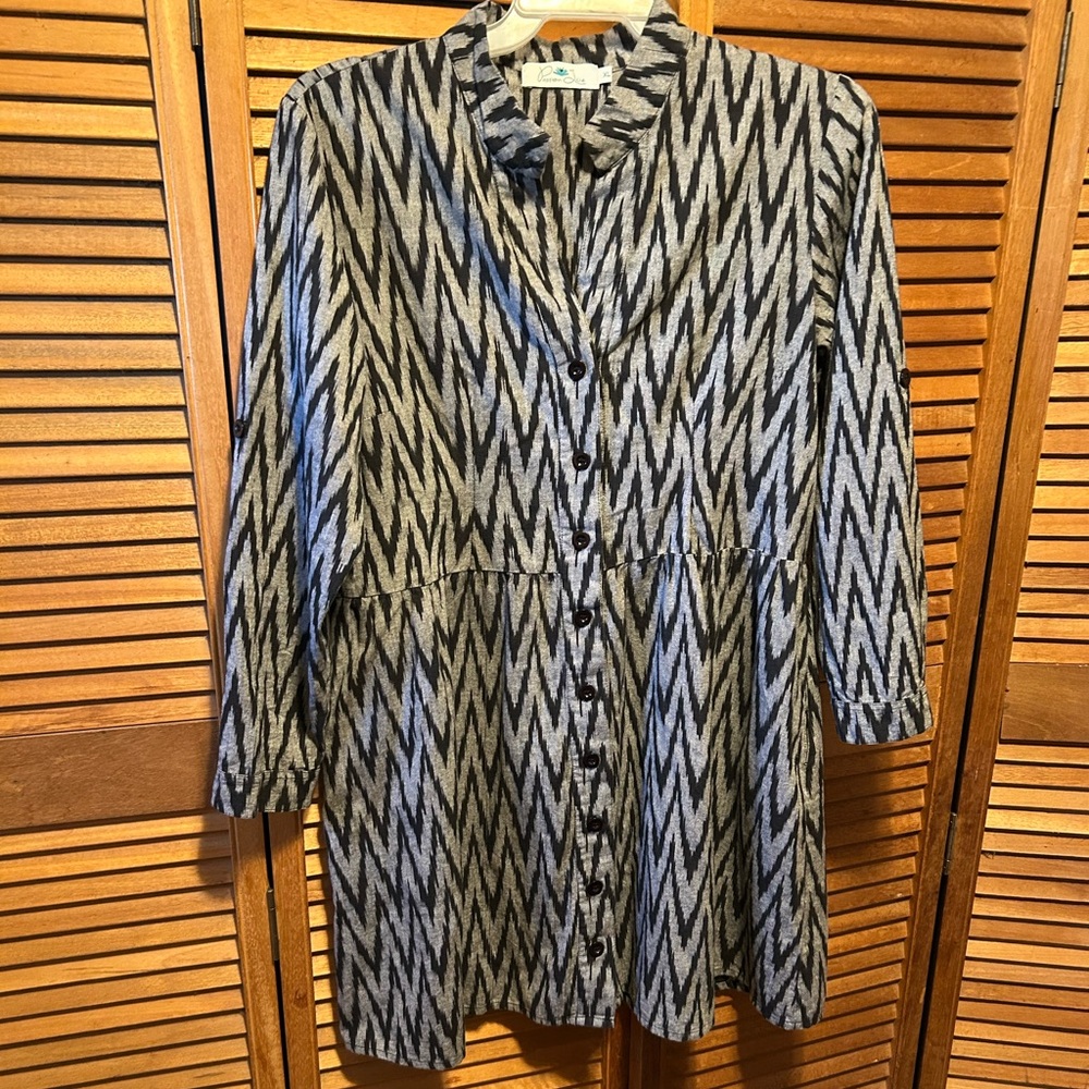 Passion Lilie Grey & Black Chevron Patterned Button-Up Tunic/Dress